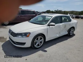 2014 Volkswagen Passat SE z VIN 1VWBT7A3XEC031938, wystawiony jako Copart lot #53681025 z przebiegiem 123 780 mil mil oraz Szkody całkowita. Historia ofert i sprzedaży dostępna na DreamBid. Obrazek 1.