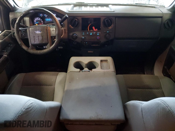 2015 Ford F-250 Lariat z VIN 1FT7W2B68FEB84934, wystawiony jako Copart lot #57638125 z przebiegiem 140 413 mil mil oraz Czysty tytuł • Clean title. Historia ofert i sprzedaży dostępna na DreamBid. Obrazek 8.