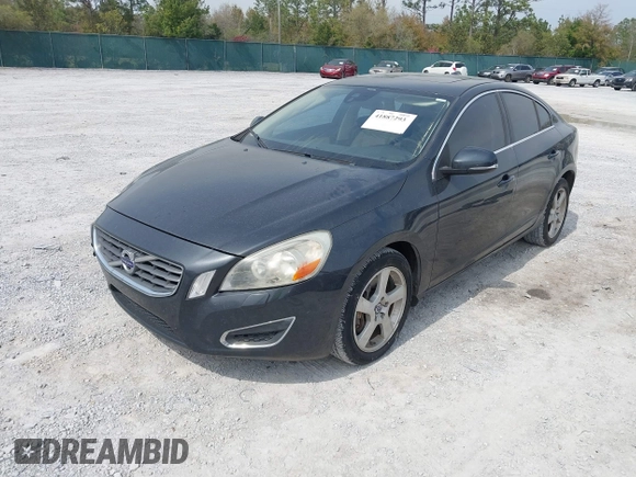 2013 Volvo S60 T5 Premier with VIN YV1612FS2D2193686, listed as a IAAI auction lot 41887293 with 100,612 mi miles. Bid and sale history available at carsss.com. Image 17.