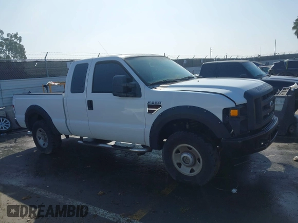 2008 Ford Super Duty F-250 SRW XL with VIN 1FTSX21R08EE25570, listed as a IAAI auction lot 41602856 with 113,322 mi miles. Bid and sale history available at carsss.com. Image 13.
