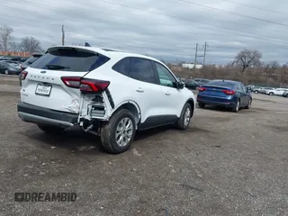 2025 Ford Escape Active z VIN 1FMCU0GN0SUA19156, wystawiony jako IAAI lot #41815194 z przebiegiem Nie podano mil oraz . Historia ofert i sprzedaży dostępna na DreamBid. Obrazek 4.