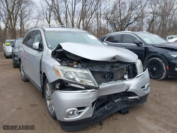 2014 Nissan Pathfinder SV with VIN 5N1AR2MN6EC619425, listed as a IAAI auction lot 41744627 with 162,340 mi miles. Bid and sale history available at carsss.com. Image 6.