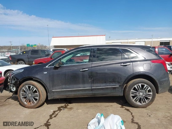 2017 Cadillac XT5 Premium Luxury FWD with VIN 1GYKNCRS2HZ190739, listed as a IAAI auction lot 41679553 with 88,785 mi miles. Bid and sale history available at carsss.com. Image 14.