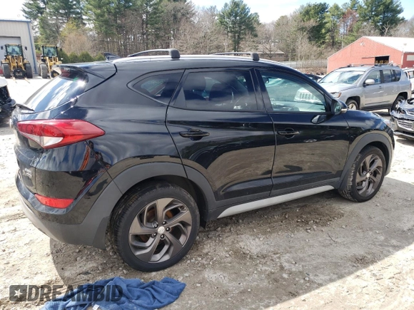 2018 Hyundai Tucson Sport z VIN KM8J3CAL5JU792853, wystawiony jako Copart lot #53030245 z przebiegiem 84 306 mil mil oraz Szkody całkowita. Historia ofert i sprzedaży dostępna na DreamBid. Obrazek 3.