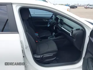 2021 Kia Forte LXS с VIN 3KPF24AD5ME358026, выставлен на аукционе IAAI как лот 42270449 с пробегом 43 917 миль миль и . История ставок и продаж доступна на DreamBid. Изображение 5.