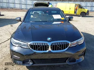 2020 BMW 3 Series 330i xDrive with VIN 3MW5R7J05L8B35758, listed as a IAAI auction lot 41680239 with 1 mi miles. Bid and sale history available at carsss.com. Image 11.
