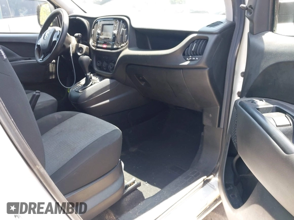2019 Ram ProMaster City Cargo Tradesman z VIN ZFBHRFAB4K6N81095, wystawiony jako IAAI lot #42350761 z przebiegiem 93 324 mil mil oraz . Historia ofert i sprzedaży dostępna na DreamBid. Obrazek 5.