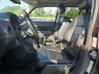 2016 Jeep Patriot High Altitude with VIN 1C4NJRFB1GD640043, listed as a Copart auction lot 83088634 with 117,643 mi miles and Salvage title. Bid and sale history available at DreamBid. Image 7.