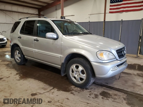 2002 Mercedes-Benz M 320/430/500 z VIN 4JGAB54E22A309625, wystawiony jako Copart lot #51300405 z przebiegiem 90 227 mil mil oraz Szkoda całkowita • Salvage title. Historia ofert i sprzedaży dostępna na DreamBid. Obrazek 4.