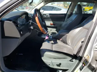 2005 Chrysler 300 300C AWD z VIN 2C3AK63H85H671717, wystawiony jako Copart lot #50369505 z przebiegiem 203 099 mil mil oraz Szkoda całkowita • Salvage title. Historia ofert i sprzedaży dostępna na DreamBid. Obrazek 7.