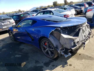 2020 Chevrolet Corvette 3LT with VIN 1G1Y82D40L5117792, listed as a Copart auction lot 39469943 with 6,879 mi miles. Bid and sale history available at carsss.com. Image 2.