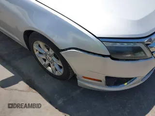 2011 Ford Fusion SEL with VIN 3FAHP0JA2BR253318, listed as a IAAI auction lot 41858945 with 178,710 mi miles. Bid and sale history available at carsss.com. Image 13.