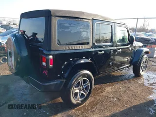 2022 Jeep Wrangler Unlimited Sport S with VIN 1C4HJXDG5NW135060, listed as a IAAI auction lot 41738841 with 33,322 mi miles. Bid and sale history available at carsss.com. Image 4.