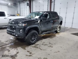 2024 Chevrolet Colorado 4WD Trail Boss with VIN 1GCPTEEK9R1161645, listed as a IAAI auction lot 40984625 with 174 mi miles. Bid and sale history available at carsss.com. Image 19.