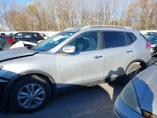 2016 Nissan Rogue S with VIN 5N1AT2MM8GC730313, listed as a IAAI auction lot 40823920 with 140,036 mi miles. Bid and sale history available at carsss.com. Image 14.
