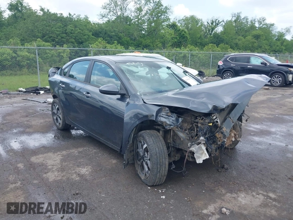 2021 Kia Forte FE with VIN 3KPF24AD9ME353962, listed as a IAAI auction lot 42108069 with 63,827 mi miles and . Bid and sale history available at carsss.com. Image 1.