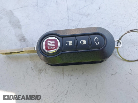 2015 FIAT 500L Urbana Trekking с VIN ZFBCFADH2FZ033204, выставлен на аукционе IAAI как лот 42267755 с пробегом 41 175 миль миль и . История ставок и продаж доступна на DreamBid. Изображение 11.