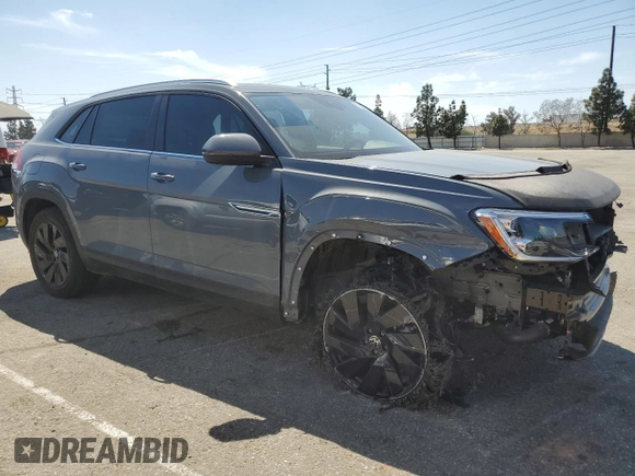 2024 Volkswagen Atlas SE with VIN 1V2JE2CA1RC229108, listed as a Copart auction lot 52820435 with 14,426 mi miles and Salvage title. Bid and sale history available at DreamBid. Image 4.