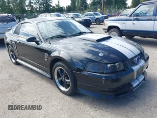 2001 Ford Mustang GT Deluxe z VIN 1FAFP42X21F151112, wystawiony jako IAAI lot #42401619 z przebiegiem 171 327 mil mil oraz . Historia ofert i sprzedaży dostępna na DreamBid. Obrazek 1.