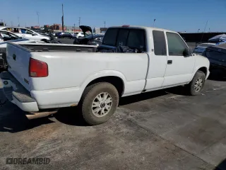 2003 GMC Sonoma SLS with VIN 1GTDT19X538159245, listed as a Copart auction lot 70503874 with 150,249 mi miles and Clean Title. Bid and sale history available at carsss.com. Image 3.