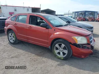 2010 Dodge Caliber Mainstreet z VIN 1B3CB3HA8AD598176, wystawiony jako IAAI lot #42090945 z przebiegiem 85 172 mil mil oraz . Historia ofert i sprzedaży dostępna na DreamBid. Obrazek 1.