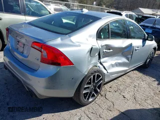 2018 Volvo S60 Dynamic z VIN YV126MFL4J2451903, wystawiony jako IAAI lot #41844843 z przebiegiem 118 026 mil mil oraz . Historia ofert i sprzedaży dostępna na DreamBid. Obrazek 4.