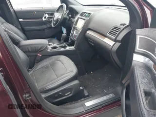 2019 Ford Explorer Limited with VIN 1FM5K8F88KGA05495, listed as a IAAI auction lot 39376371 with 60,451 mi miles. Bid and sale history available at carsss.com. Image 5.