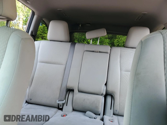 2015 Toyota Highlander LE z VIN 5TDZARFH9FS015561, wystawiony jako Copart lot #59218845 z przebiegiem 215 288 mil mil oraz Czysty tytuł • Clean title. Historia ofert i sprzedaży dostępna na DreamBid. Obrazek 10.