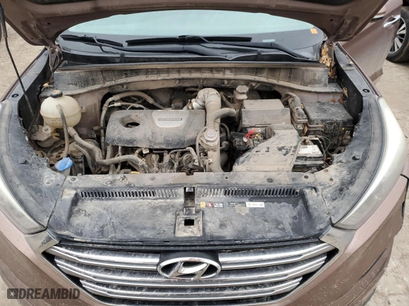 2017 Hyundai Tucson Value with VIN KM8J33A25HU321870, listed as a Copart auction lot 43997035 with 154,450 mi miles and Salvage Title. Bid and sale history available at carsss.com. Image 12.