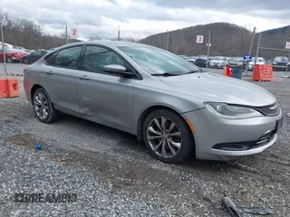 2015 Chrysler 200 S with VIN 1C3CCCBG7FN613684, listed as a IAAI auction lot 41028061 with 111,061 mi miles. Bid and sale history available at carsss.com. Image 1.