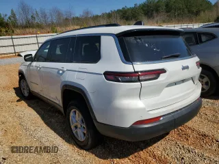 2023 Jeep Grand Cherokee Laredo z VIN 1C4RJJAG0P8843486, wystawiony jako Copart lot #50243525 z przebiegiem 5 874 mil mil oraz Czysty tytuł • Clean title. Historia ofert i sprzedaży dostępna na DreamBid. Obrazek 2.