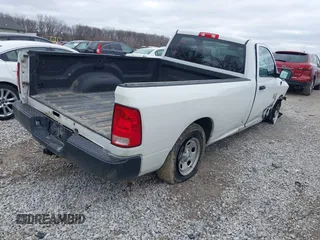 2019 Ram 1500 Tradesman z VIN 3C6JR6DG2KG705859, wystawiony jako IAAI lot #41716700 z przebiegiem 128 721 mil mil oraz . Historia ofert i sprzedaży dostępna na DreamBid. Obrazek 4.