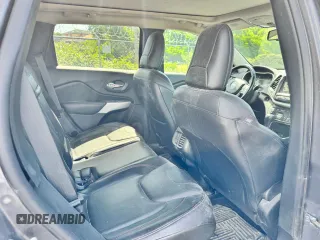 2018 Jeep Cherokee Trailhawk z VIN 1C4PJMBX0JD600413, wystawiony jako Copart lot #60336385 z przebiegiem 64 875 mil mil oraz Czysty tytuł • Clean title. Historia ofert i sprzedaży dostępna na DreamBid. Obrazek 6.