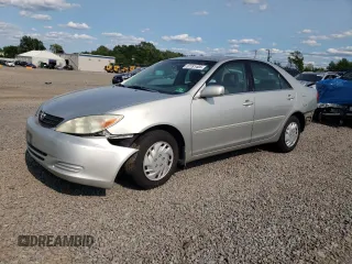 2004 Toyota Camry LE z VIN 4T1BE32K24U314673, wystawiony jako Copart lot #57781405 z przebiegiem Nie podano mil oraz Czysty tytuł • Clean title. Historia ofert i sprzedaży dostępna na DreamBid. Obrazek 1.