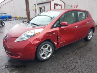 2011 Nissan LEAF SL-e with VIN JN1AZ0CP1BT004338, listed as a IAAI auction lot 41577941 with 89,415 mi miles. Bid and sale history available at carsss.com. Image 2.