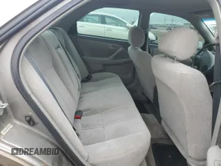 2001 Toyota Camry CE z VIN 4T1BG22K01U057836, wystawiony jako Copart lot #57046325 z przebiegiem 151 882 mil mil oraz Szkoda całkowita • Salvage title. Historia ofert i sprzedaży dostępna na DreamBid. Obrazek 10.