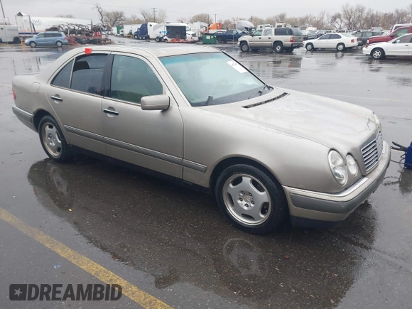 1997 Mercedes-Benz E-Class with VIN WDBJF72F0VA323171, listed as a IAAI auction lot 41739952 with 1 mi miles. Bid and sale history available at carsss.com. Image 1.
