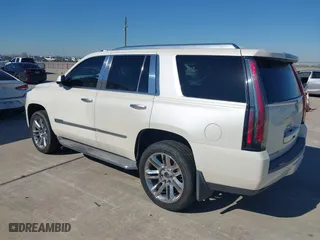 2015 Cadillac Escalade Luxury with VIN 1GYS3BKJ7FR303390, listed as a IAAI auction lot 41428556 with 152,978 mi miles. Bid and sale history available at carsss.com. Image 3.