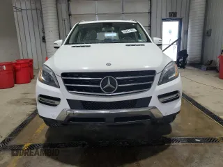 2015 Mercedes-Benz M 350 z VIN 4JGDA5HB5FA519979, wystawiony jako Copart lot #56627385 z przebiegiem 114 768 mil mil oraz Szkody całkowita. Historia ofert i sprzedaży dostępna na DreamBid. Obrazek 5.