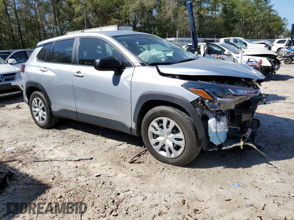 2023 Toyota Corolla Cross L z VIN 7MUAAAAG6PV042401, wystawiony jako Copart lot #49624765 z przebiegiem 24 748 mil mil oraz Szkoda całkowita • Salvage title. Historia ofert i sprzedaży dostępna na DreamBid. Obrazek 4.