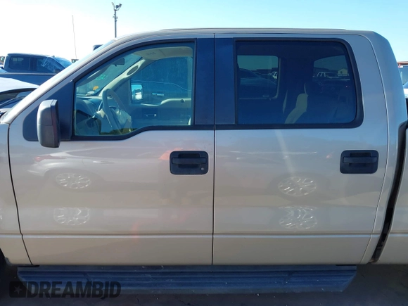 2007 Ford F-150 XLT z VIN 1FTPW12V57KC56466, wystawiony jako IAAI lot #42210478 z przebiegiem 122 212 mil mil oraz . Historia ofert i sprzedaży dostępna na DreamBid. Obrazek 15.