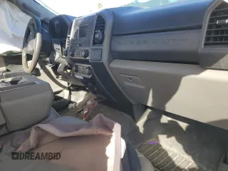 2020 Ford Super Duty F-250 SRW XL with VIN 1FDBF2B68LED97982, listed as a Copart auction lot 41176004 with 32,028 mi miles and Salvage Title. Bid and sale history available at carsss.com. Image 8.