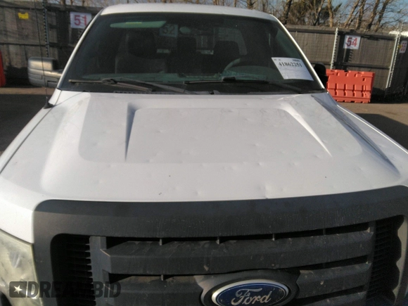 2011 Ford F-150 XL with VIN 1FTMF1CM0BKD13092, listed as a IAAI auction lot 41862251 with 260,937 mi miles. Bid and sale history available at carsss.com. Image 6.