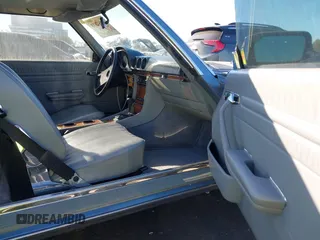 1985 Mercedes-Benz 380 z VIN WDBBA45C6FA020254, wystawiony jako IAAI lot #41254573 z przebiegiem 74 344 mil mil oraz . Historia ofert i sprzedaży dostępna na DreamBid. Obrazek 5.