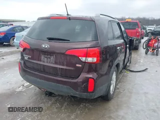 2015 Kia Sorento LX with VIN 5XYKTCA63FG652456, listed as a IAAI auction lot 41554796 with Not Provided miles. Bid and sale history available at carsss.com. Image 4.