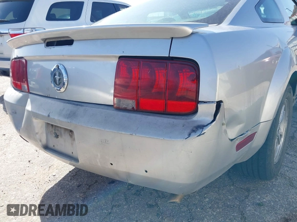2009 Ford Mustang with VIN 1ZVHT80N695109225, listed as a IAAI auction lot 41692408 with 241,122 mi miles and . Bid and sale history available at carsss.com. Image 16.