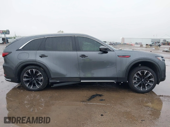 2024 Mazda CX-90 Premium Plus z VIN JM3KKEHA4R1179588, wystawiony jako IAAI lot #41951973 z przebiegiem 5 312 mil mil oraz . Historia ofert i sprzedaży dostępna na DreamBid. Obrazek 14.