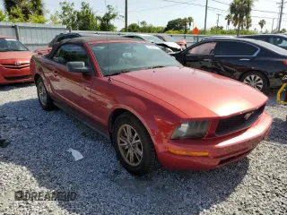 2005 Ford Mustang Deluxe z VIN 1ZVFT84N655177326, wystawiony jako Copart lot #59206775 z przebiegiem 134 187 mil mil oraz Szkoda całkowita • Salvage title. Historia ofert i sprzedaży dostępna na DreamBid. Obrazek 4.