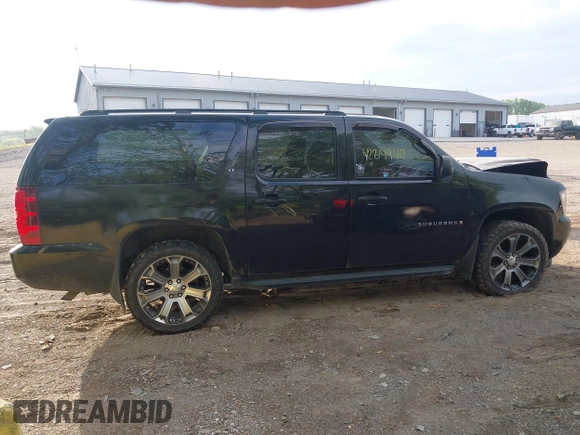 2007 Chevrolet Suburban LT с VIN 1GNFK16317J312027, выставлен на аукционе IAAI как лот 42214940 с пробегом 305 088 миль миль и . История ставок и продаж доступна на DreamBid. Изображение 13.