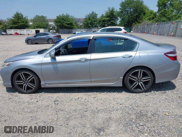 2017 Honda Accord Touring z VIN 1HGCR3F96HA001865, wystawiony jako IAAI lot #42424296 z przebiegiem 170 567 mil mil oraz . Historia ofert i sprzedaży dostępna na DreamBid. Obrazek 14.